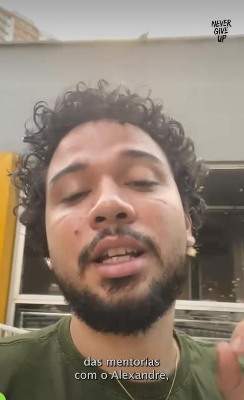 Elias, da Hambis, gravando seu depoimento sobre a mentoria